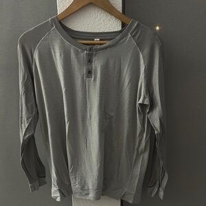 Lululemon women's Gray Long Sleeve Shirt